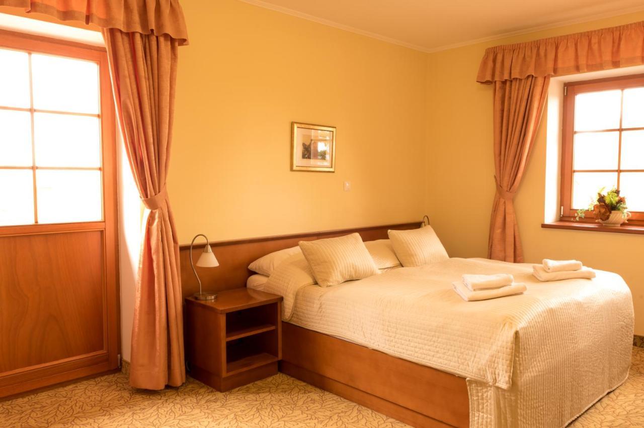 Hotel Vitkova Hora - Veitsberg Karlovy Vary Dış mekan fotoğraf